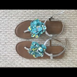 CUTE FLOWER SANDALS- size 5